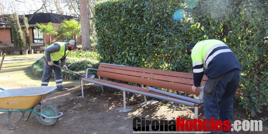  Instal·lació nous bancs 