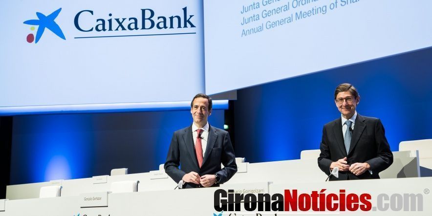 Gonzalo Gortázar y José Ignacio Goirigolzarri, en la Junta de Accionistas de CaixaBank 
