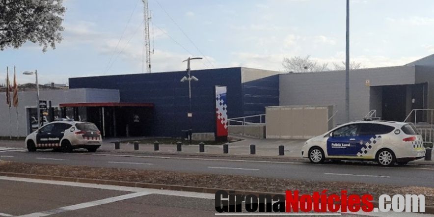Policia Municipal i Mossos d'Esquadra a Banyoles 