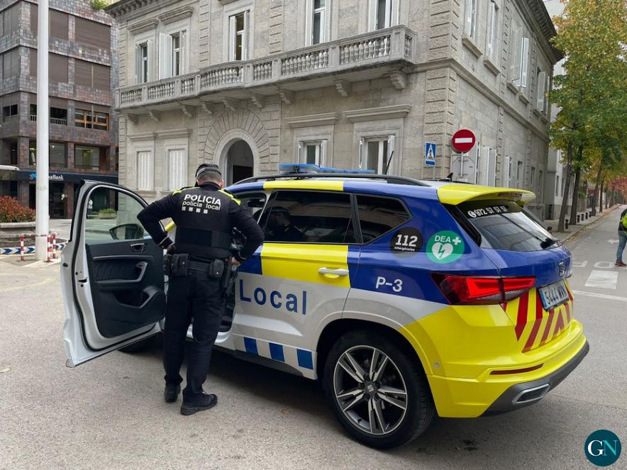 Nou cotxe Policia Local Banyoles 