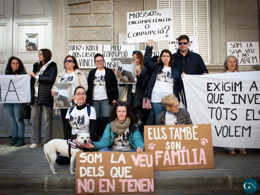 Concentració a Banyoles  -  © Glòria Sánchez / GN 