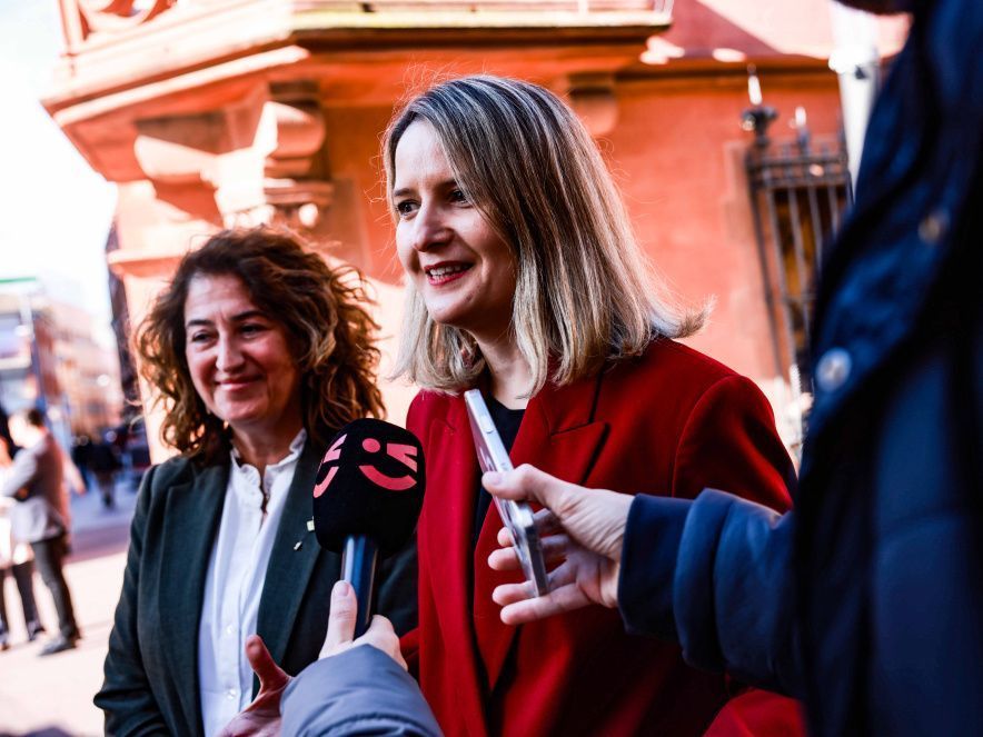 La consellera de Drets Socials i Inclusió, Mònica Martínez Bravo i l’alcaldessa de Viladecans