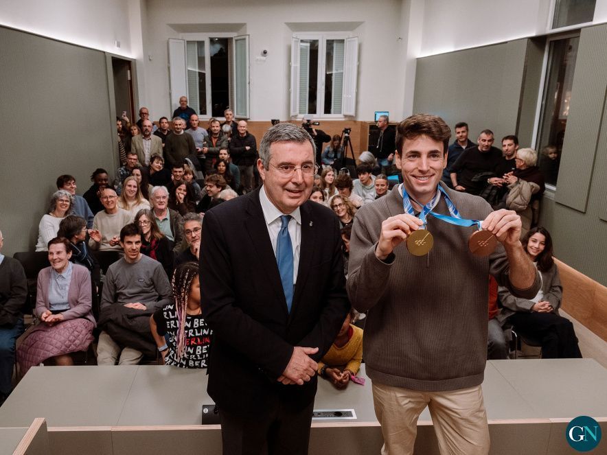 Recepció al doble medallista olímpic Oriol Cardona a l'Ajuntament de Banyoles 