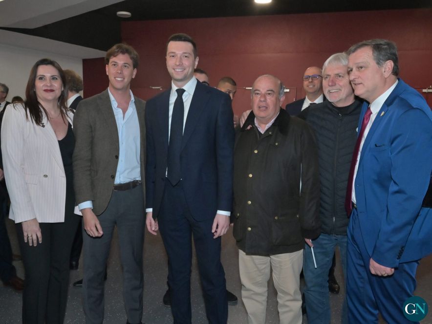 VOX Gérone soutient Louis Aliot lors d’un meeting de campagne à Perpignan  