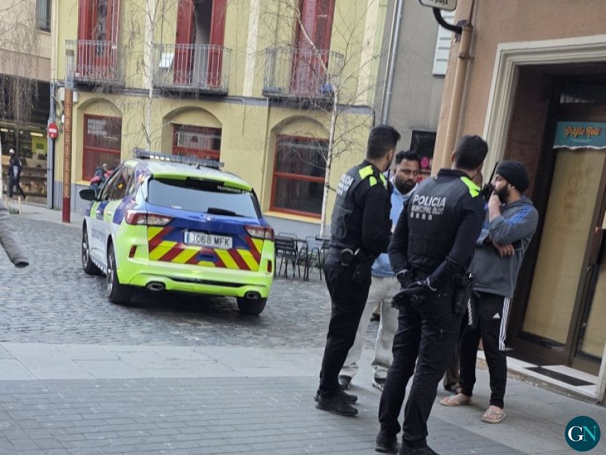 Policia Municipal d'Olot / GN 