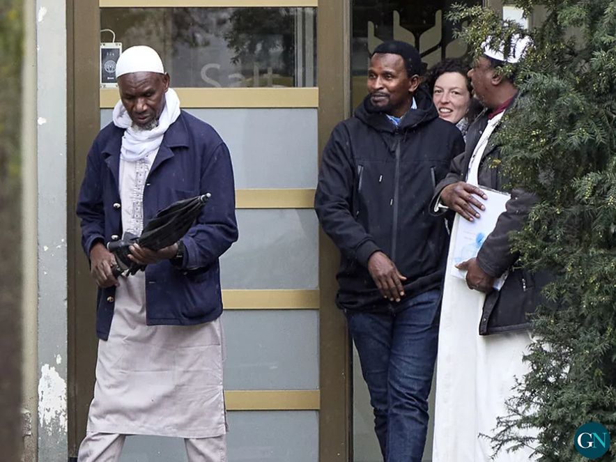 El imam Diawara sortint de l'Ajuntamnet de Salt / ARABA PRESS 