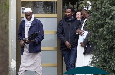 El imam Diawara sortint de l'Ajuntamnet de Salt / ARABA PRESS 
