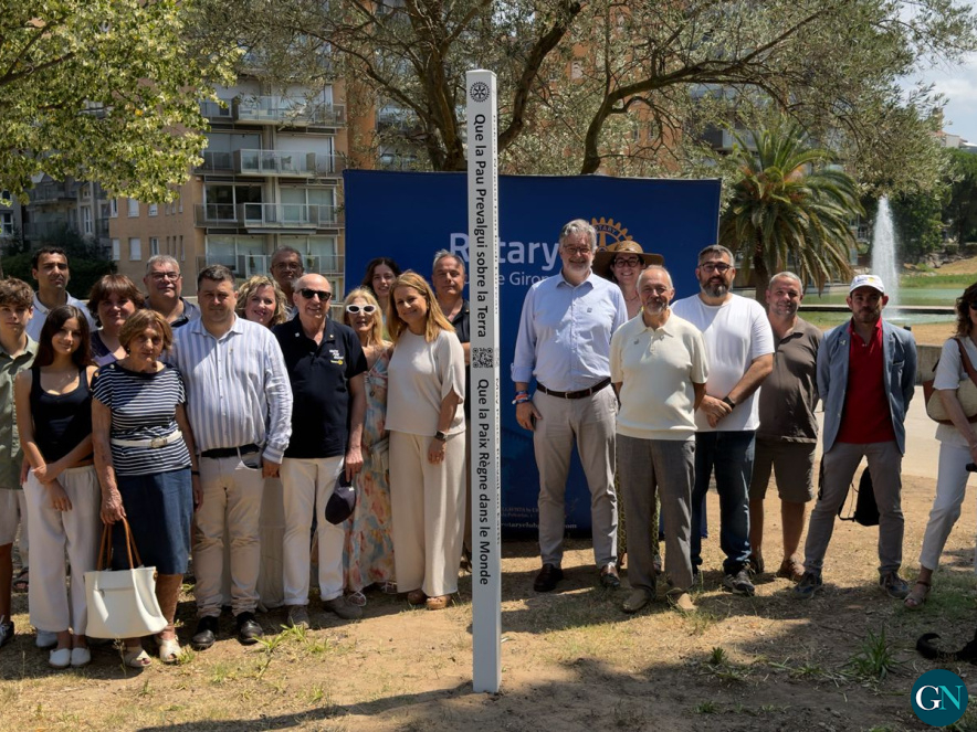 Inauguració del monòlit de fusta de la Pau al Parc Migdia de Girona / GN  
