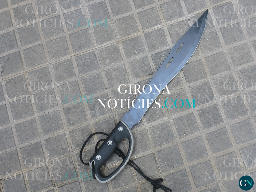 alt - La catana, a la qual ha tingut accés GN, intervinguda per la policia  / © Gironanoticies.com 