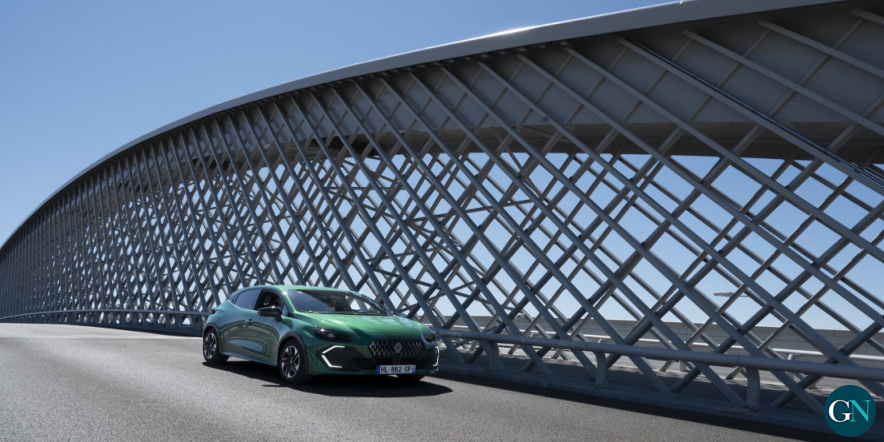 alt - Renault Clio VI 