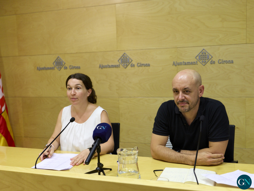 alt - Els regidors del grup municipal PSC-Girona pel Canvi Bea Esporrín i Maxi Fuentes - Eddy Kelele / GN  