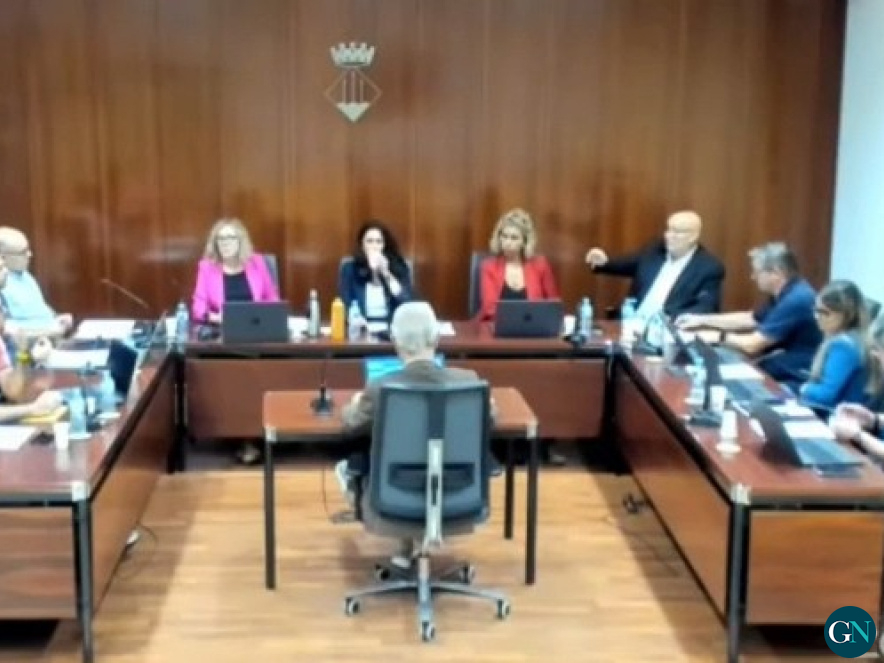 alt - Ple Ajuntament de Llançà 