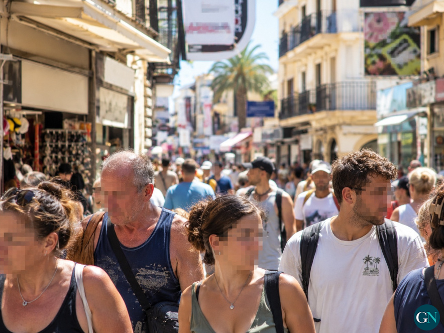 alt - Turistas / GN 
